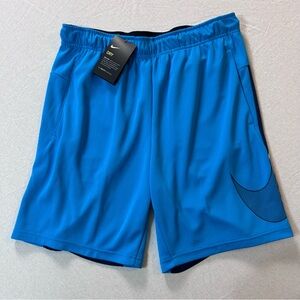 Nike athletic training shorts size M - NWT